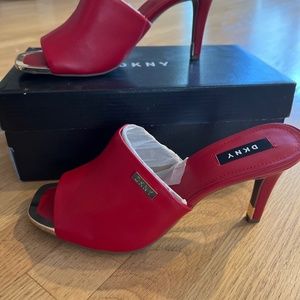 DKNY Bronx Mule Red with gold tip toe and heel, NIB SZ 10